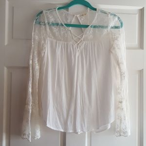 Hollister lace long sleave Blouse